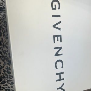 Mens givenchy sneaker worn once in good condition